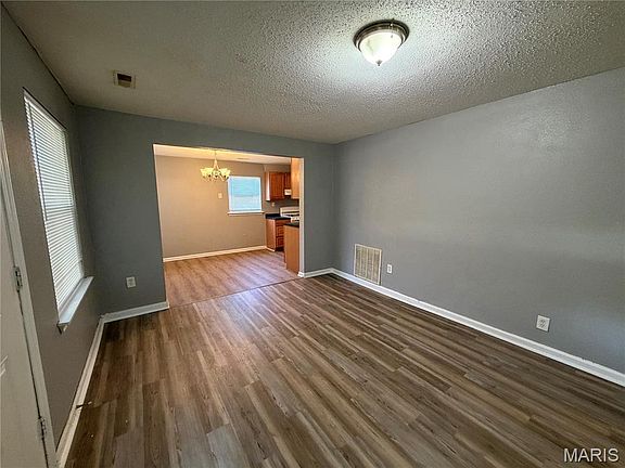 3rd image of 627 Ferguson Ave