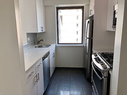 5th image of 520 W 43rd St #A23