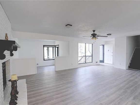 3rd image of 3774 Lamar Way