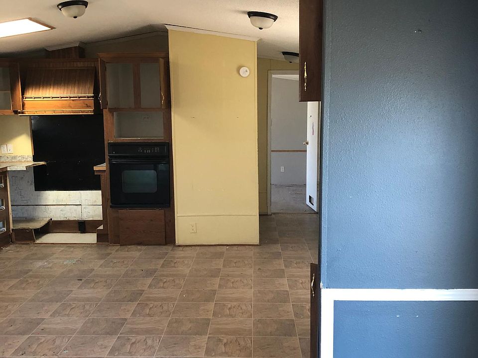 1st image of 3921 NE 33rd Ave