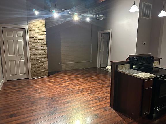 5th image of 120 Franklin Ave APT 204