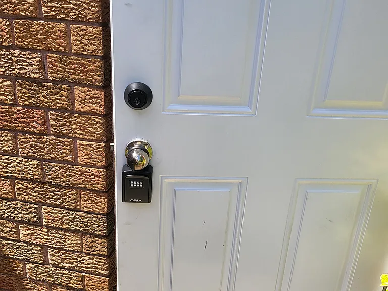 3812 Craighurst Ave — Photo 2