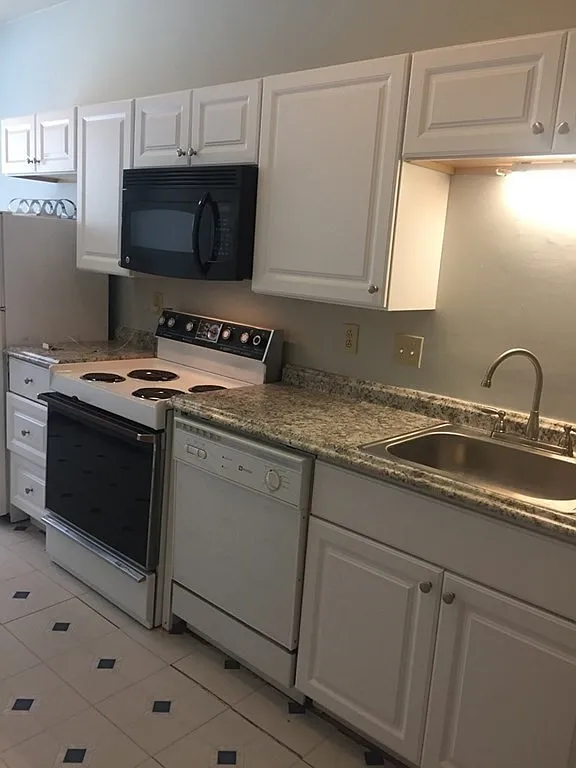 8 Ransom Rd — Photo 3