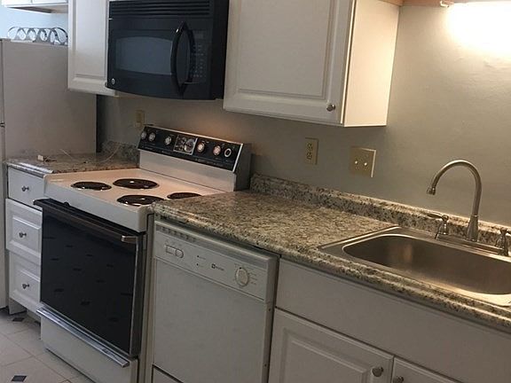3rd image of 8 Ransom Rd APT 3