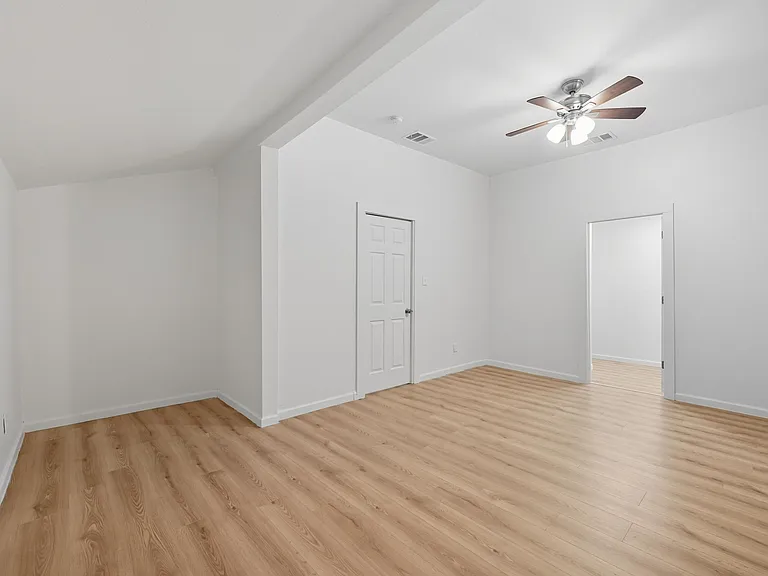 728 S Elm St — Photo 17