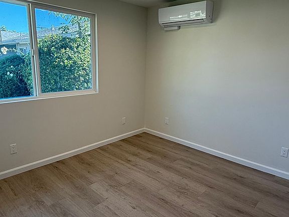 5th image of 23938 Friar St