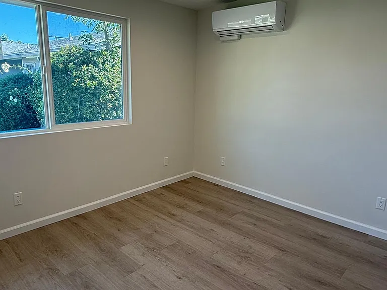 23938 Friar St — Photo 5
