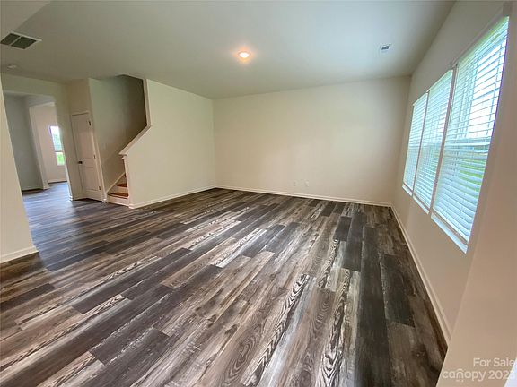 4th image of 120 Salem Springs Ln #4