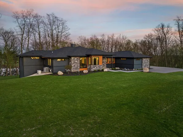 815 North English Settlement AVENUE, Burlington, WI 53105