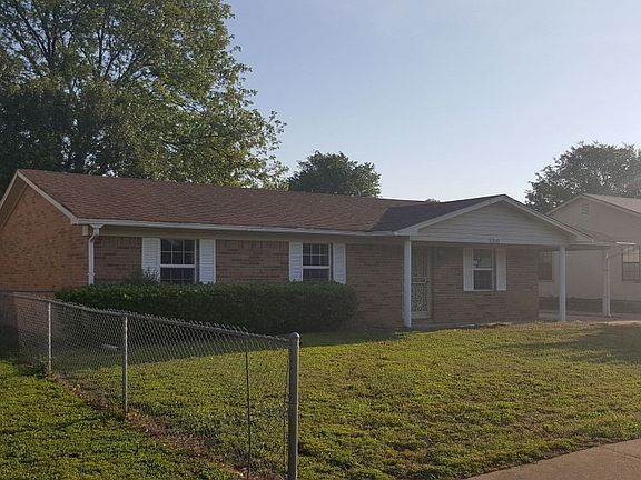 3rd image of 120 W Greenbriar Dr