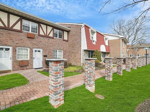 4th image of 3 Springwood Dr #3