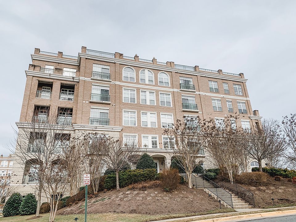 2nd image of 820 Belmont Bay Dr APT 302