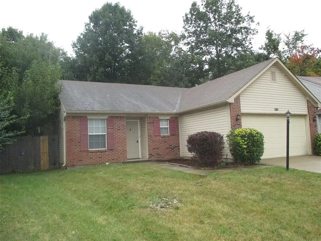 536 Grand Woods Dr photo 1