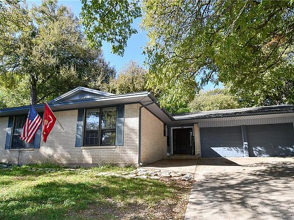 2nd image of 530 Brookwood Dr