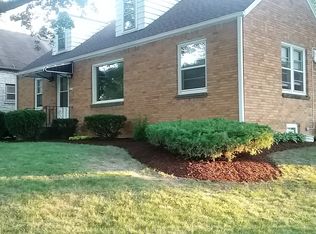 4197 S 68th St, Greenfield, WI 53220