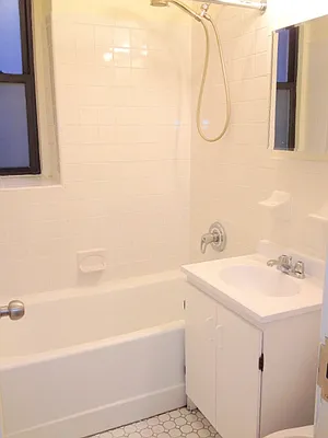 Rented by City Connections Realty | media 33