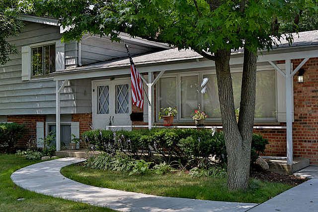 1st image of 634 N Stark Dr