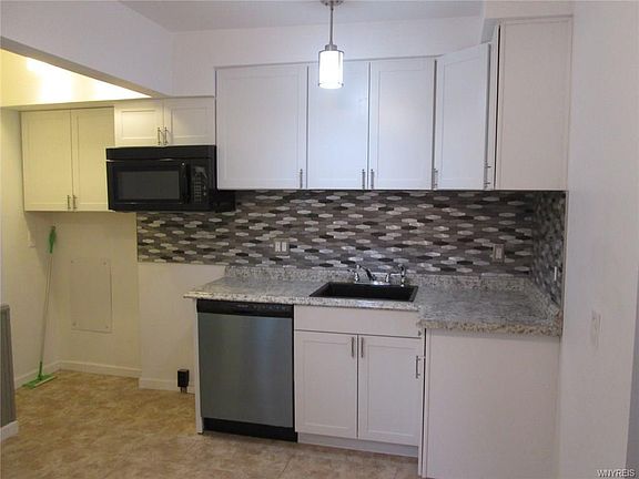 2nd image of 131 Fredericka St