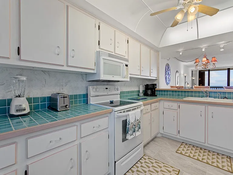 4141 Ocean Dr #402 — Photo 13