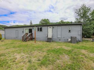 1028 Cornutt St, Myrtle Creek, OR 97457