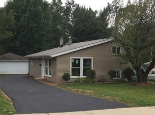 1154 Denver Dr, Carpentersville, IL 60110