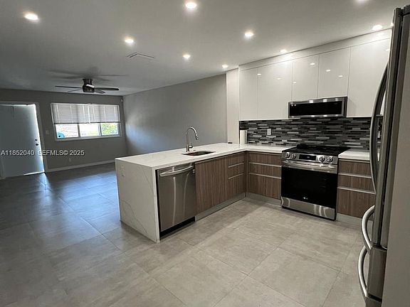 3rd image of 2175 NE 56th St #21