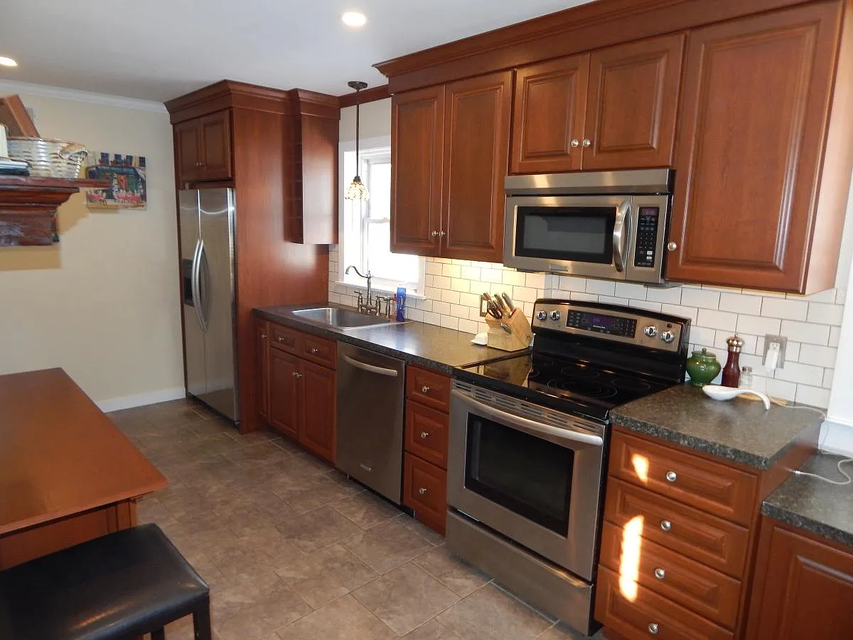 4045 Amelia Avenue — Photo 2