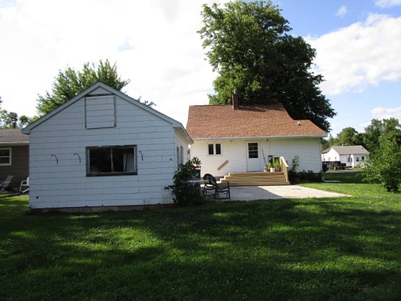 3rd image of 1610 2nd Ave