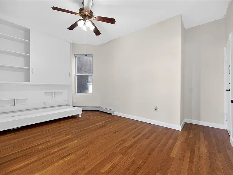 213 48th St #B3 — Photo 10