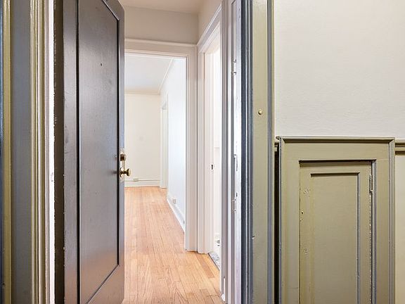 5th image of 1017 Boren Ave APT 204