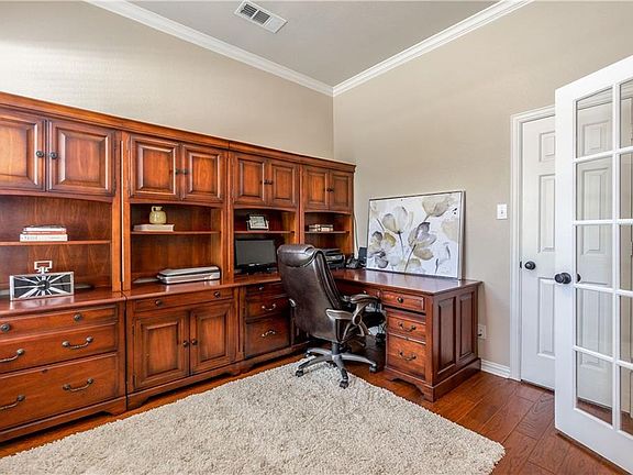 5th image of 3000 Woodberry Dr