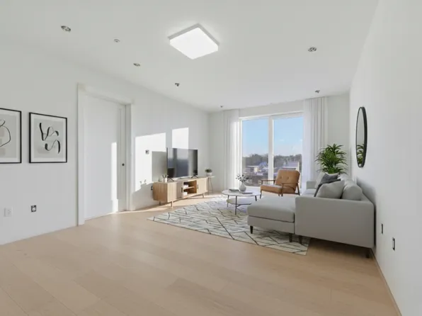 1035 Commonwealth Ave