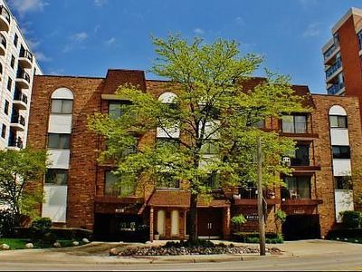 603 S River Rd APT 2F, Des Plaines, IL, 60016