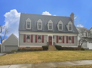 243 Merton Ave, Glen Ellyn, IL