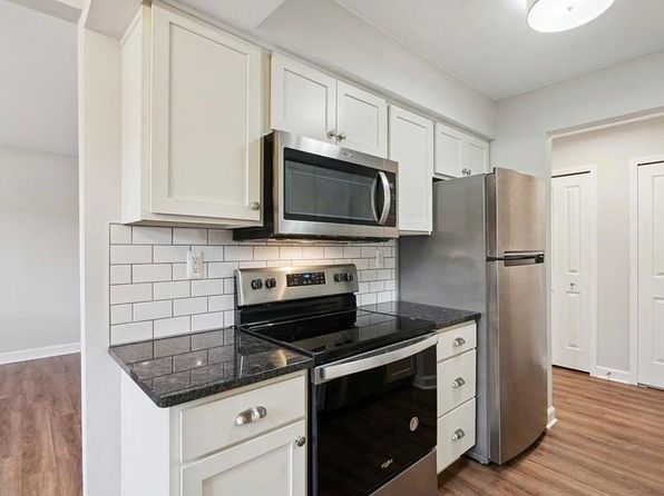 412 Riviera Dr