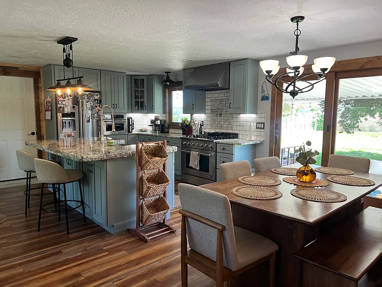 982 Jessie Ave — Photo 10