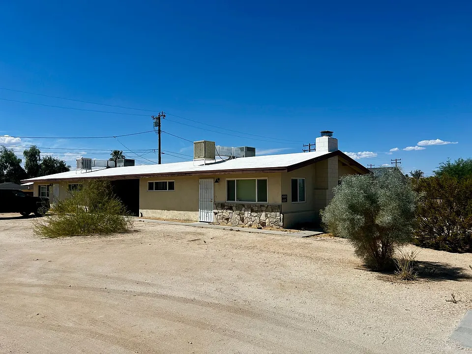 6368-6370 Tamarisk Ave