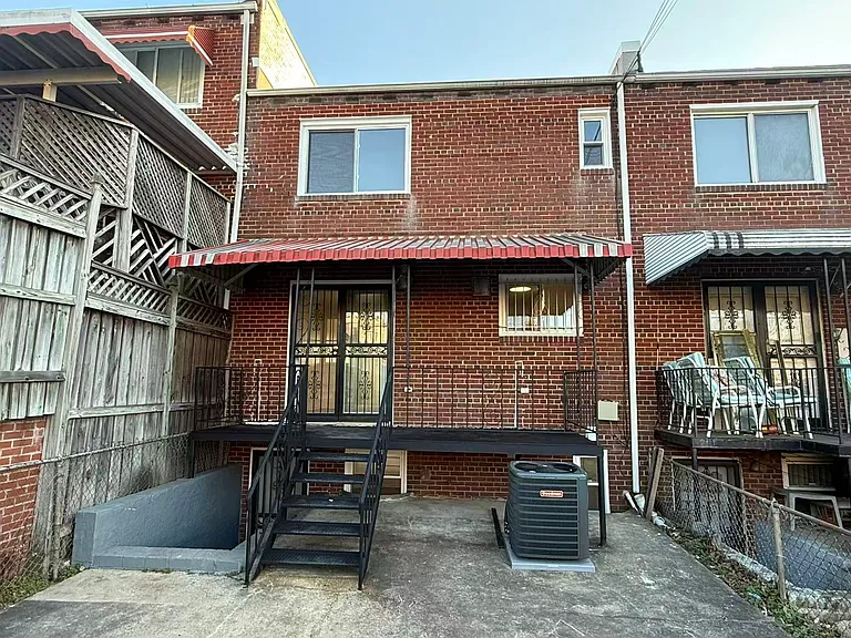 1328 W St NE — Photo 23