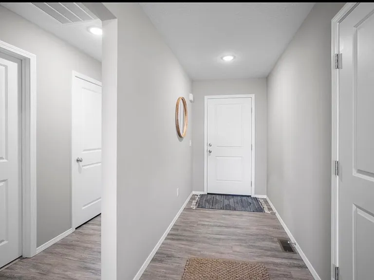 1460 Habersham St — Photo 2