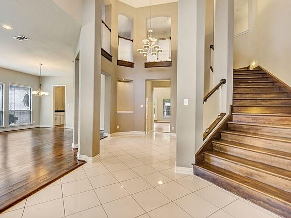 4th image of 110 Lake Trail Dr