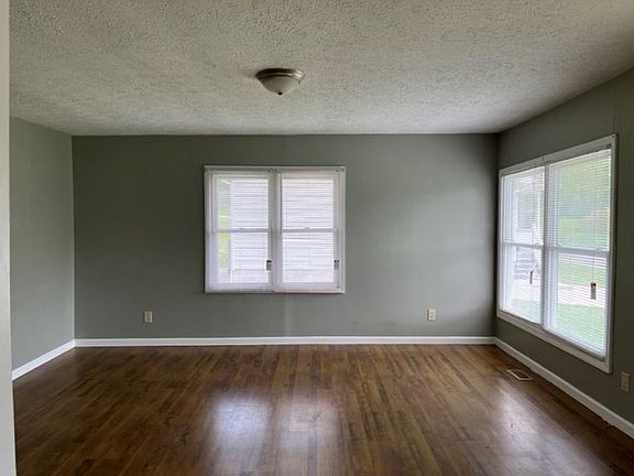 3rd image of 313 Dulin St