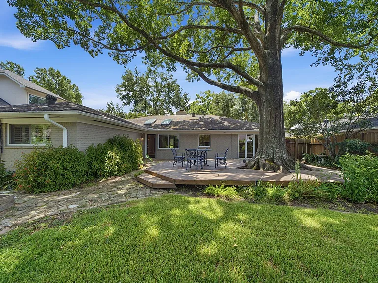 14110 Barryknoll Ln — Photo 30