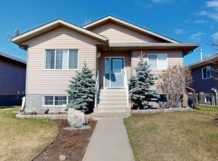 10 E Rivers Pl, Whitecourt, AB T7S 0A8