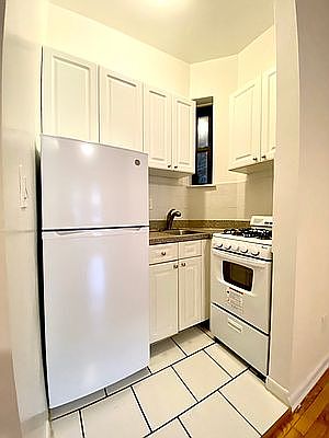5th image of 413 E 81st St APT 1d