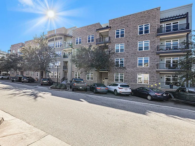 125 Pier View St #205 — Photo 2