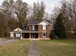 120 S Young St, Sparta, TN 38583