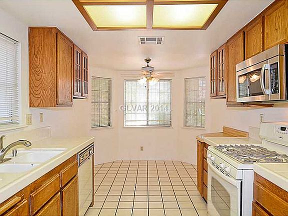 5th image of 3360 Bridgeport Dr