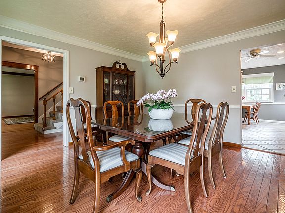 4th image of 405 Cherry Point Dr
