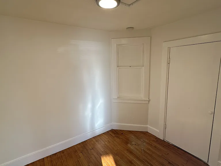 523 Washington Ave #1 — Photo 6