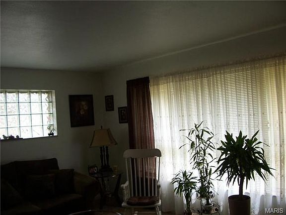 2nd image of 6060-6062 E Jamieson Ave
